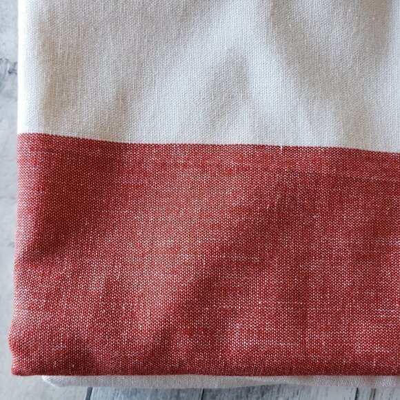 NWT - Large Red and White Stripe 100% cotton Round Tablecloth 70" - Picture 2 of 5